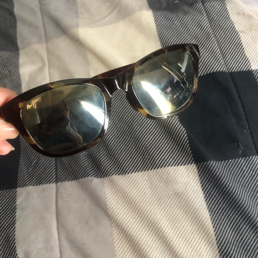 Maui sunglasses slightly used no case